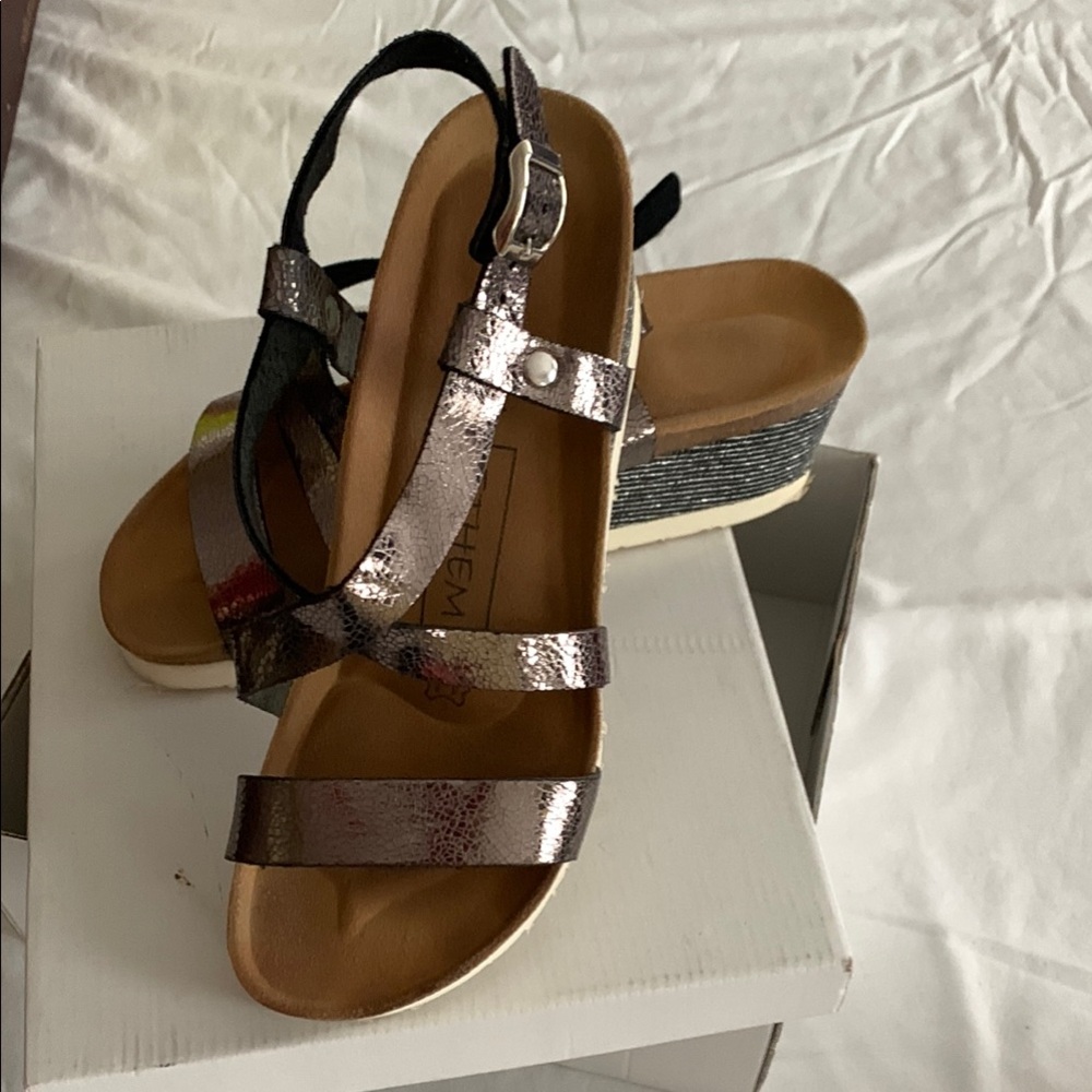 Ethen US size 10.5 or 10 Copper Metallic Wedge Sandals